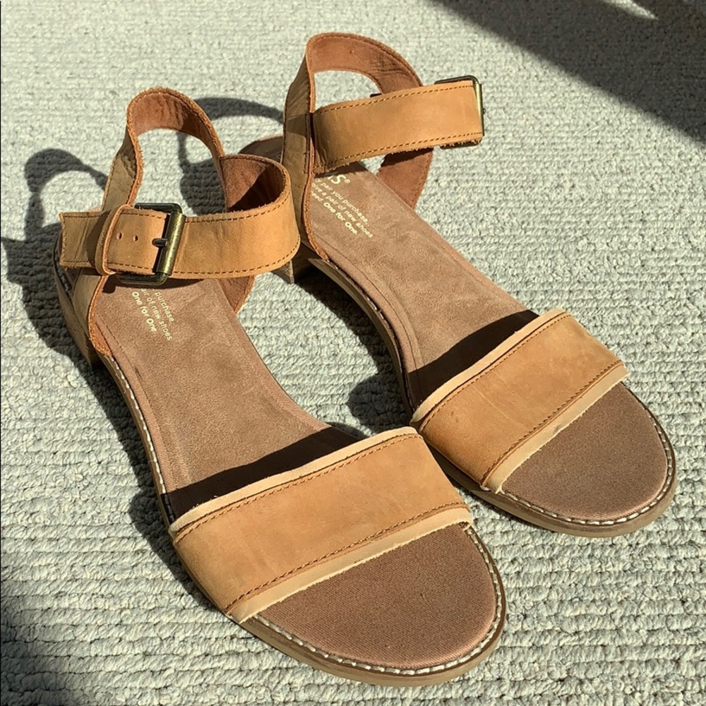 TOMS Tan Leather Camilia Sandals, Size 10